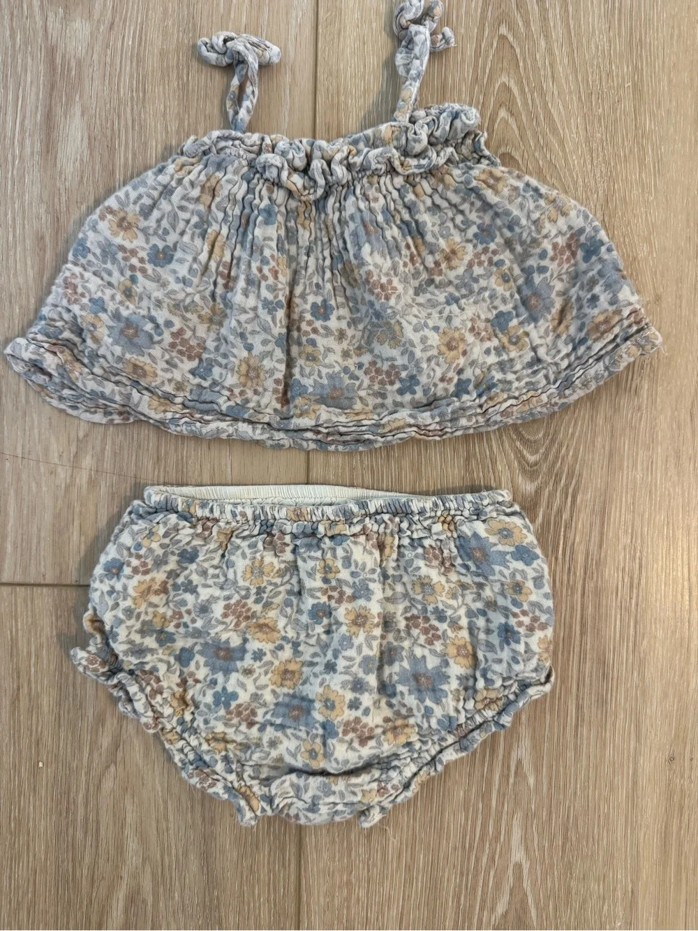 Rylee + Cru Floral Two-Piece Set - Blue & Tan